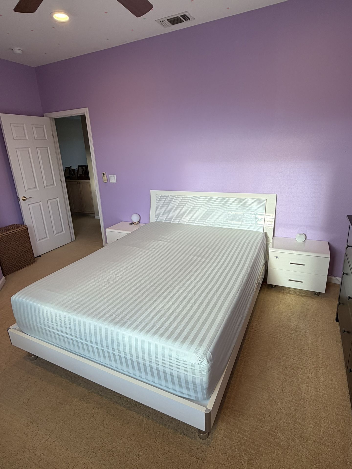 Modern White Platform Bed with Headboard