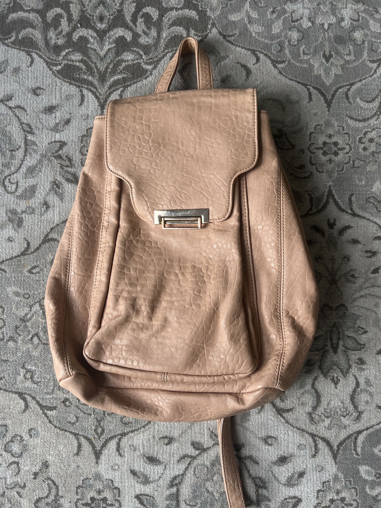 Urban Expression Women’s Backpack