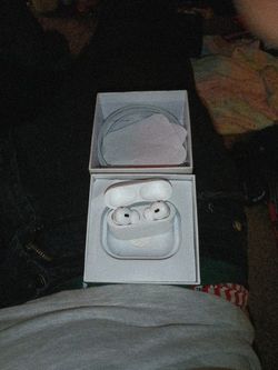 5 Apple AirPods Pro (2nd Generation) with MagSafe Wireless Charging Case (USB-C) In Box