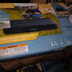 BNIB QUEEN SIZE AIR MATTRESS