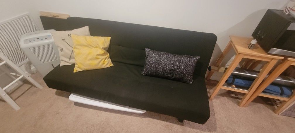 Black Futon