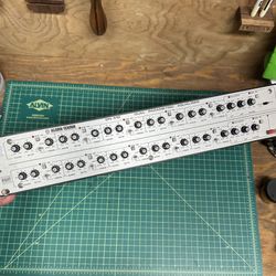 Klark Teknik DN410 Parametric EQ