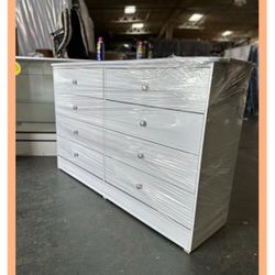Dresser/ Eight drawers dresser