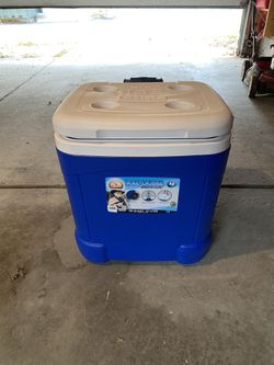 Igloo Ice Cube Cooler 60 Quart - Like new