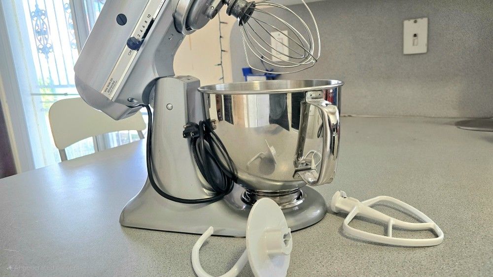 Kitchenaid Artisan Mixer 5 Qt.