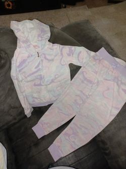 soft and warm girls' pants set.