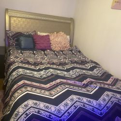 Queen Bedroom set w/ Mattress 