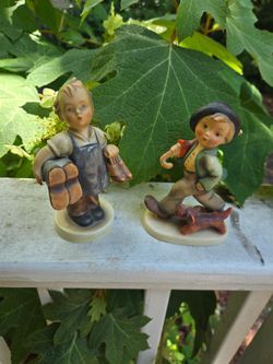 2 Vintage Hummel Figurines "Strolling Along" & "Shoe Maker BOOTS" both $15 (READ)