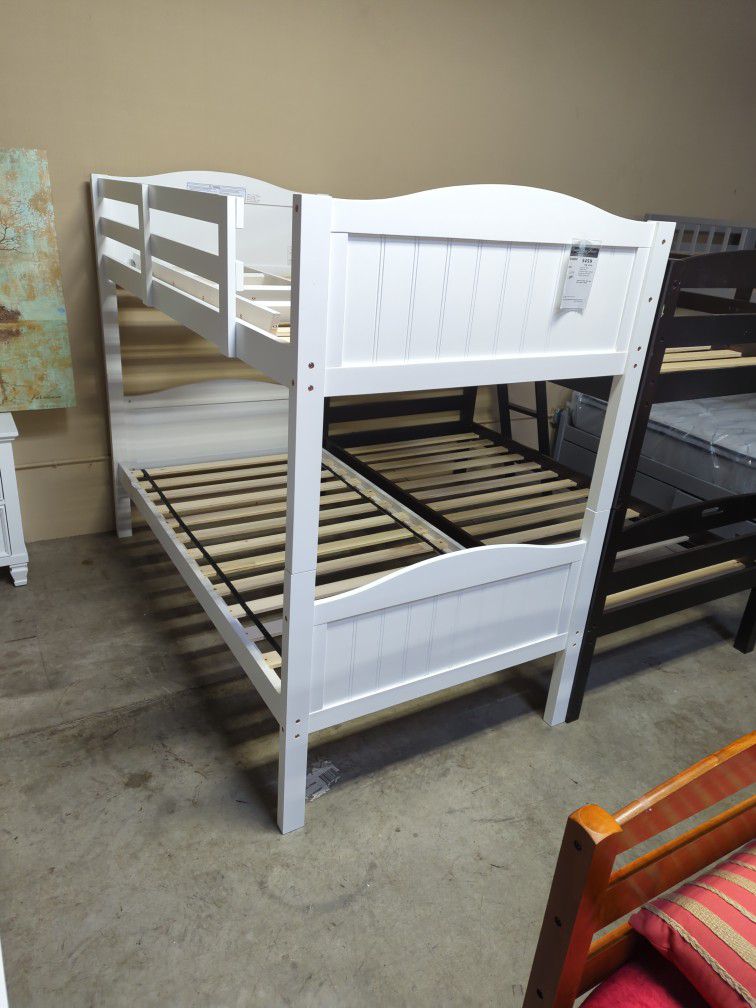 TWIN/TWIN BUNK BED
