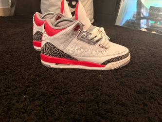 Air Jordan 3 Fire Red Sneakers
