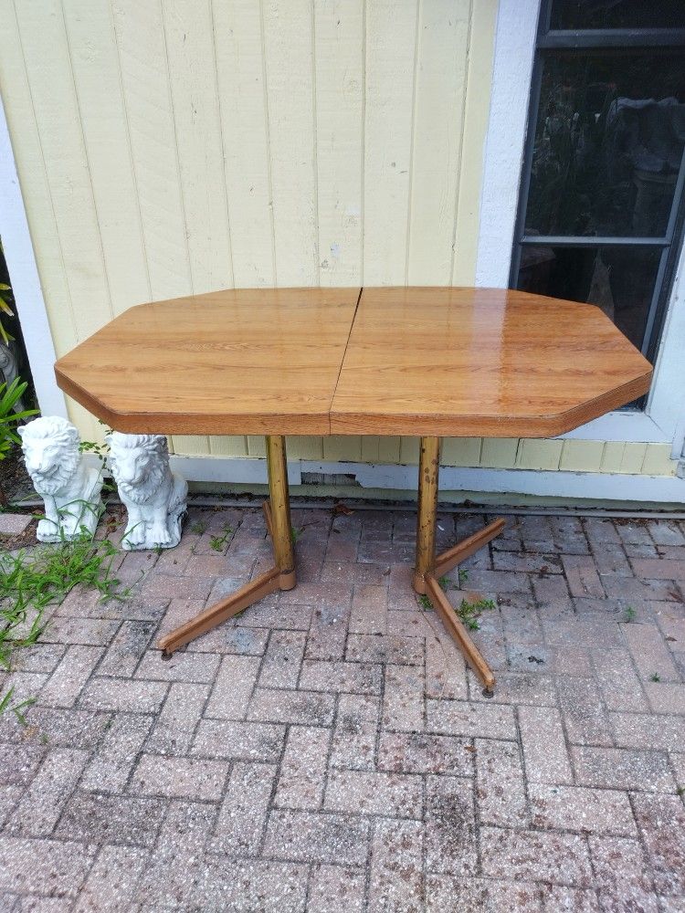 Retro Middle Century Vintage Pedestal Table