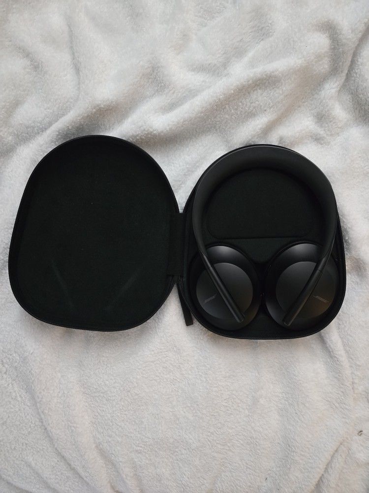 Bose Noise Cancelling Headphones 700