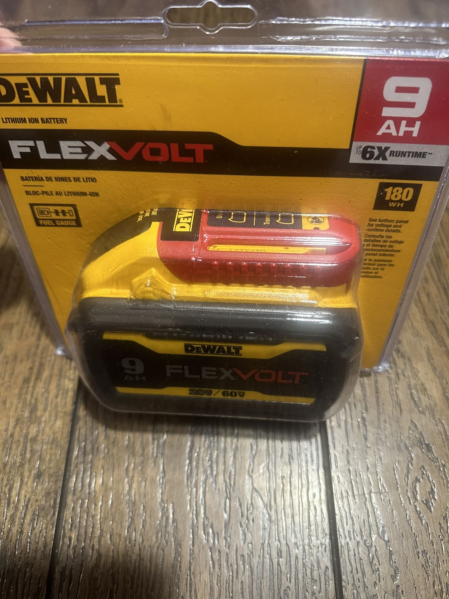 BRAND NEW DEWALT FLEXVOLT 20-Volt/60-Volt MAX LITHIUM-ION 9.0AH BATTERY PACK $150 RETAILS FOR $247