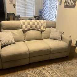 Reclining Couch 
