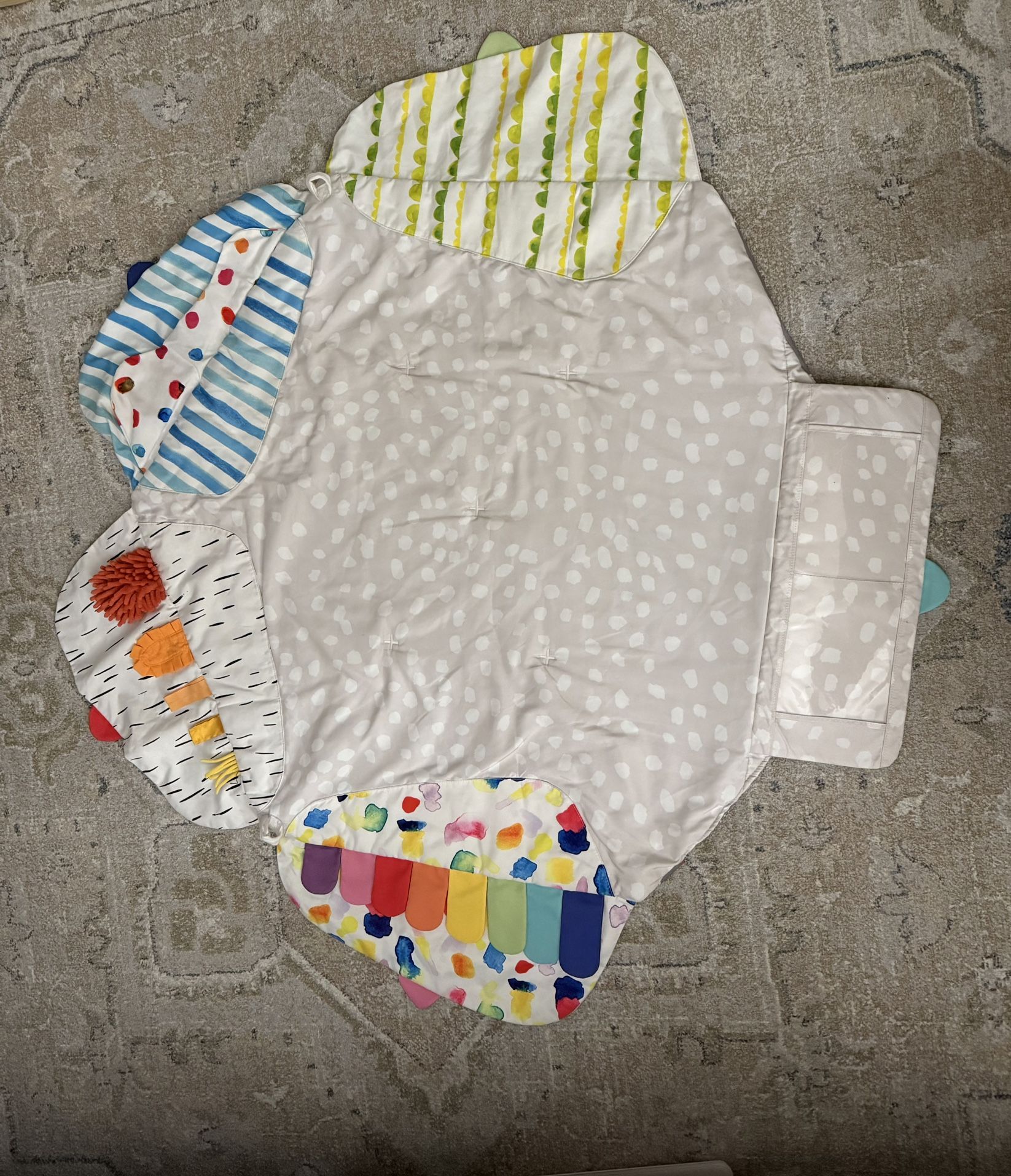 LOVEVERY THE PLAY GYM / BABY PLAY MAT