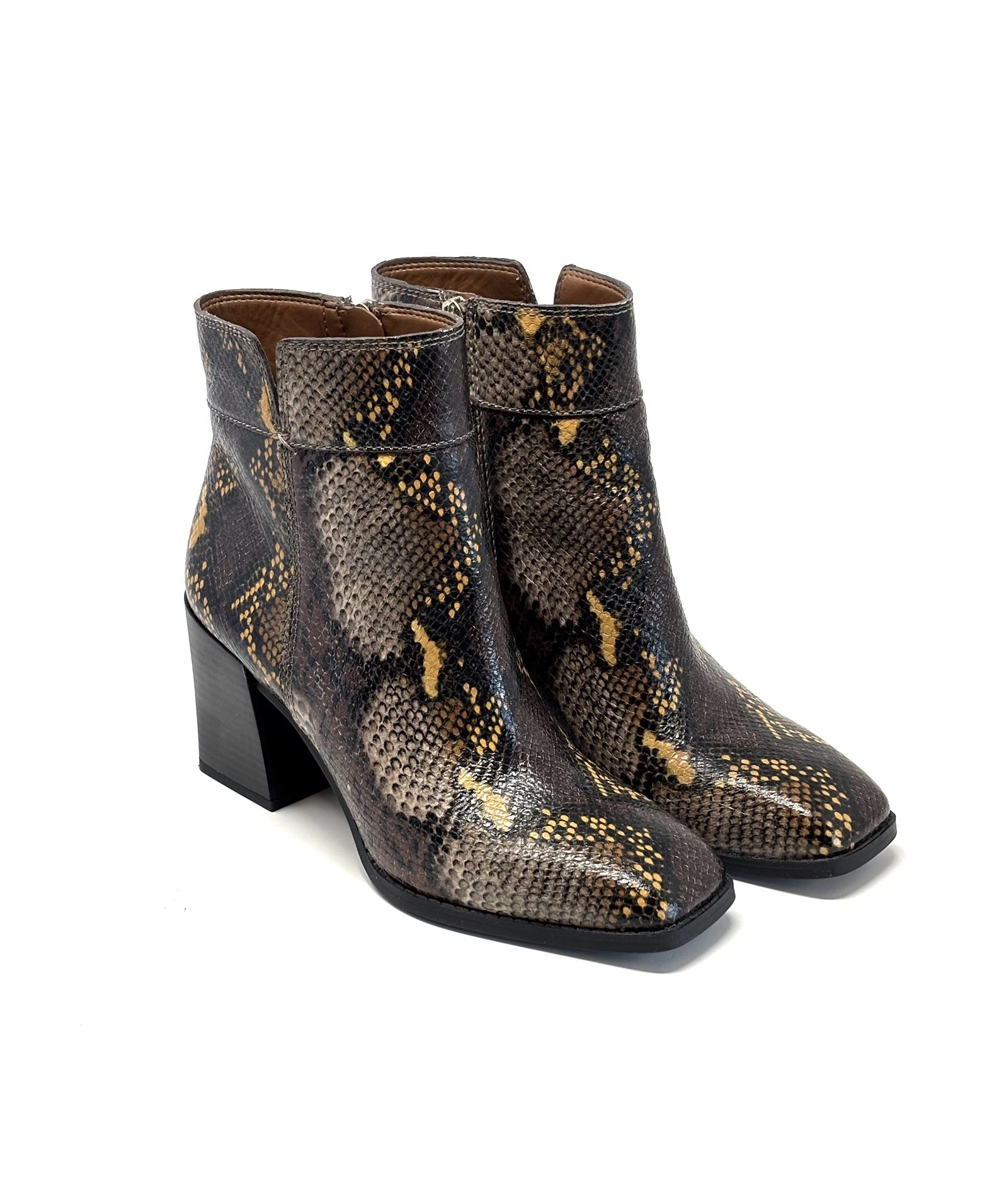 Women's Snake Skin Ankle Boot Size 8.5