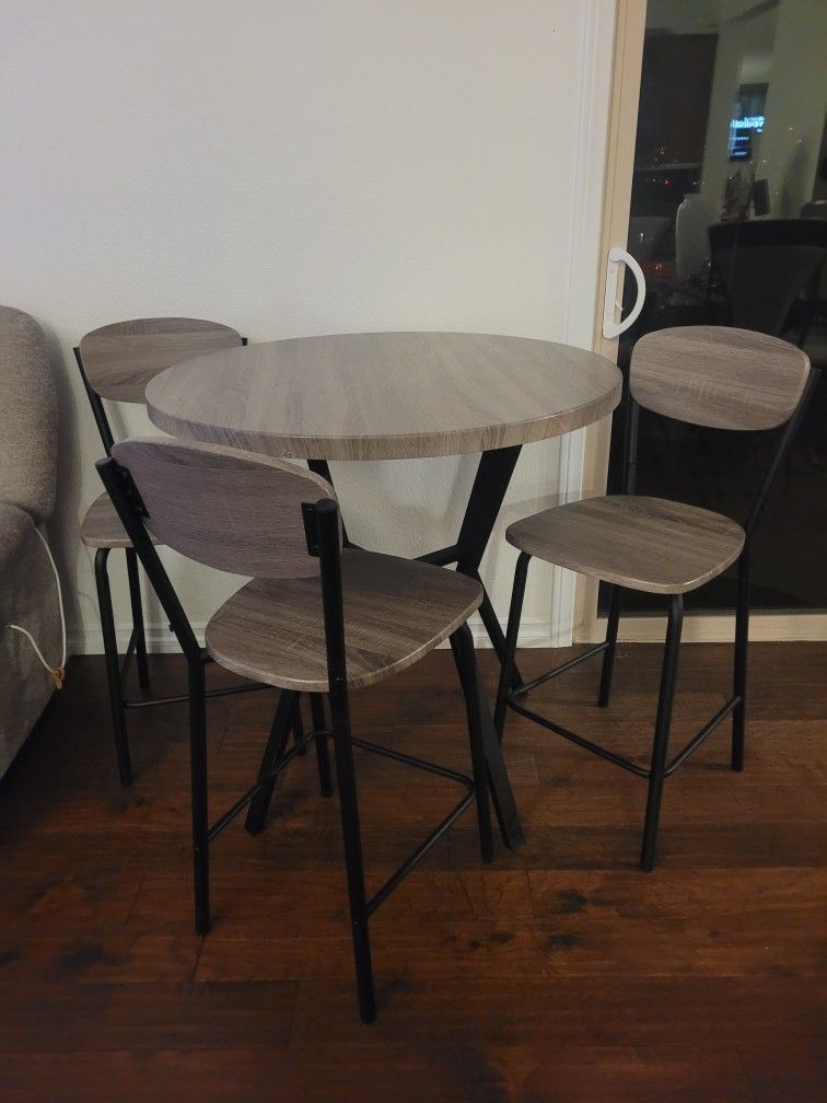 Ashley Furniture Table And Bar Stools Grey