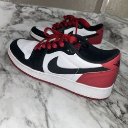 Air jordan 1 retro low og black toe, (size 6 )$60