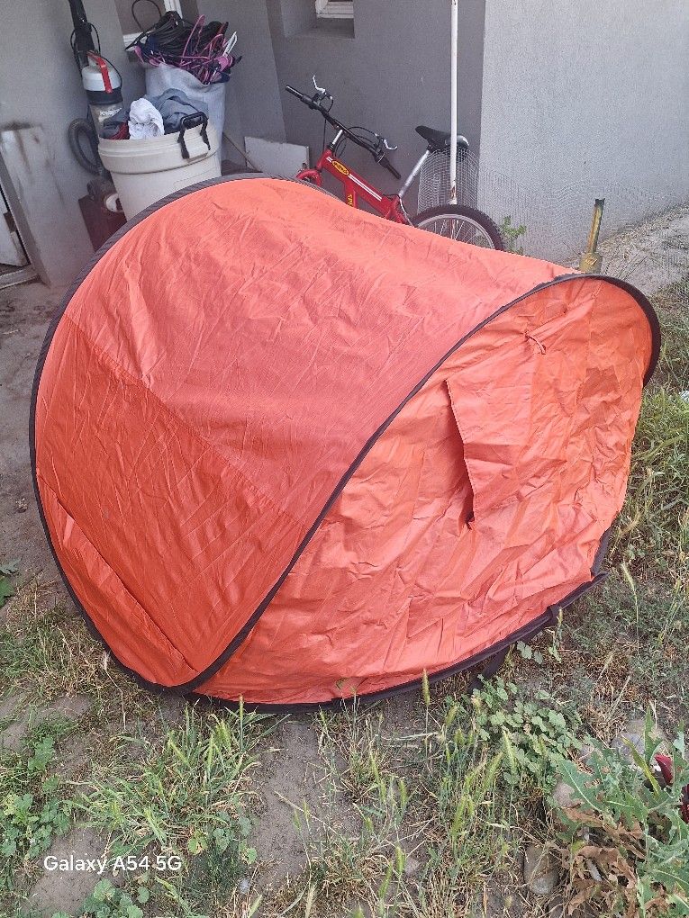 Pop Tent