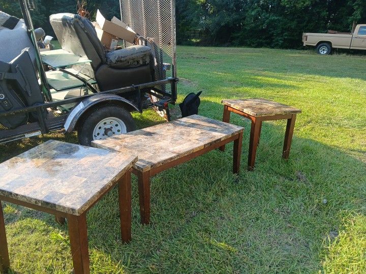 Coffee Table W/ 2 End Tables