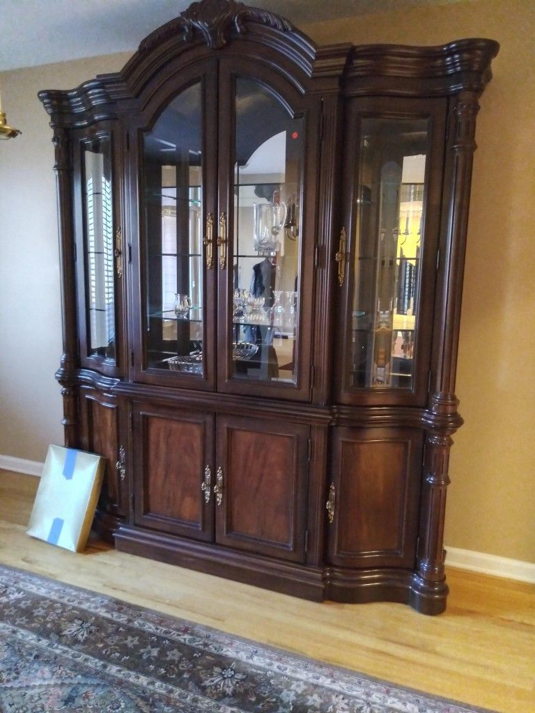 Luxury China Cabinet