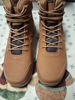 New balance boots