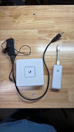 Ubiquity unifi security gateway and cloud key
