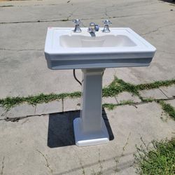 Pedestal Sink And Faucet 