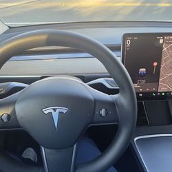 2022 Tesla Model Y Dual Motor AWD –  Long Range -  Low Miles – Clean Title