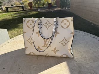 Louis Vuitton OnTheGo Cream/Green