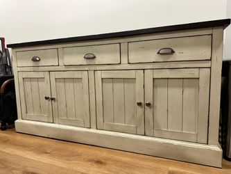 Buffet/ Dresser