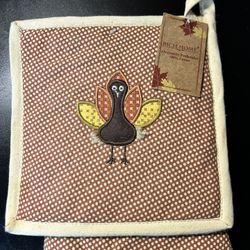 Thanksgiving 🦃.   Oven mitt And Placemat.  