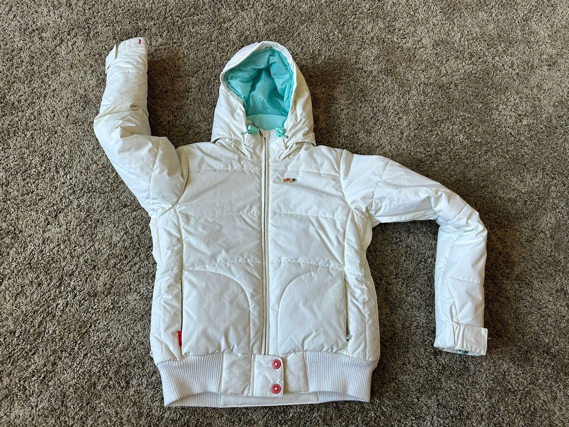 four Square Women’s White Snowboard, Coat Size Small And Snowboard Gear For The Family