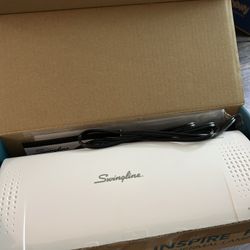 Swingline laminator