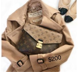 Louis Vuitton Pochette Metis Bag