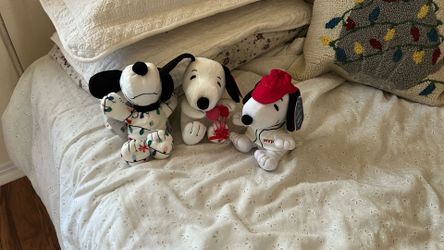 Hallmark special edition, Snoopy dolls, 8 inches, brand new Christmas, Valentine’s Day, and baseball
