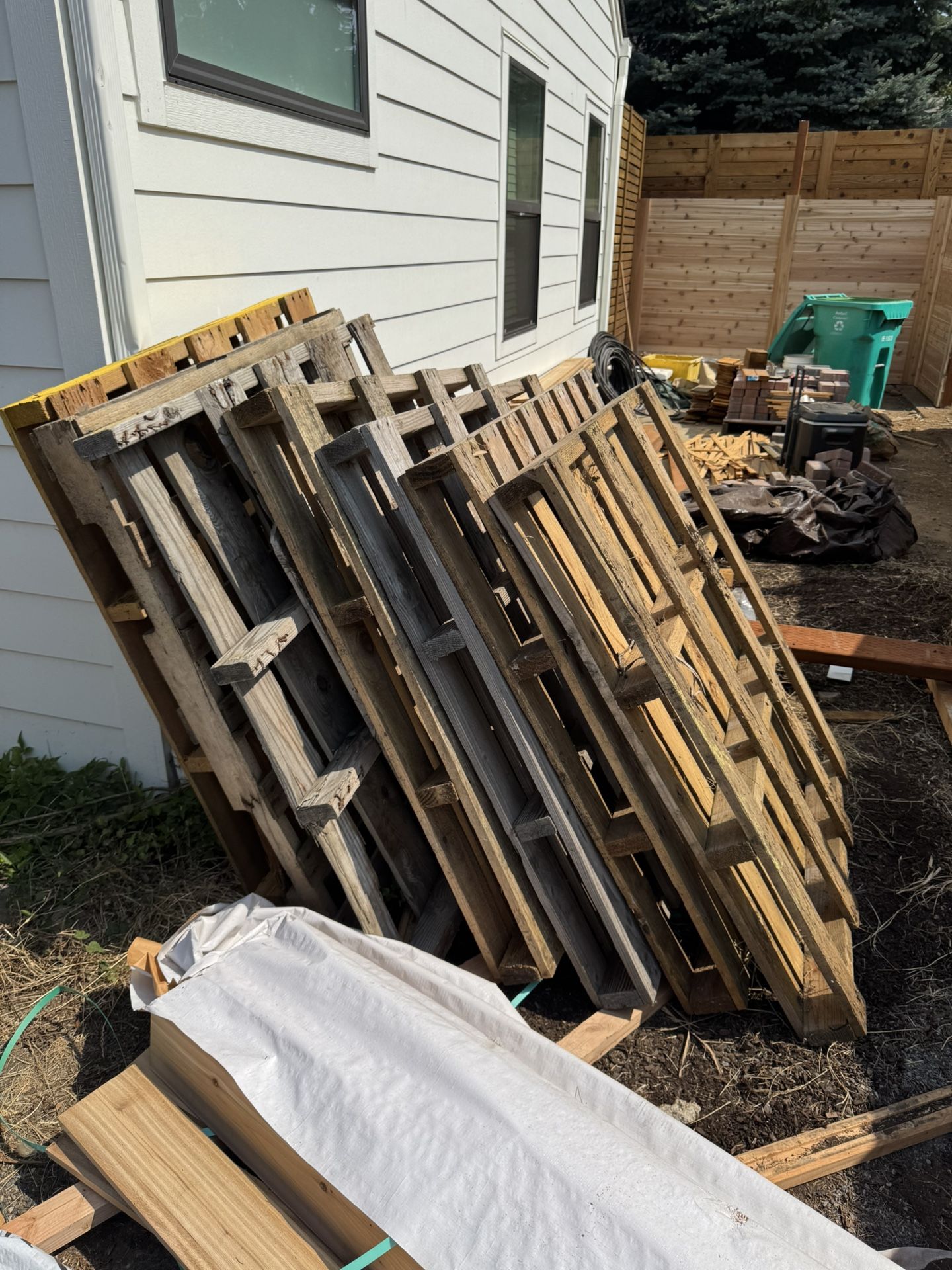 Free Pallets!