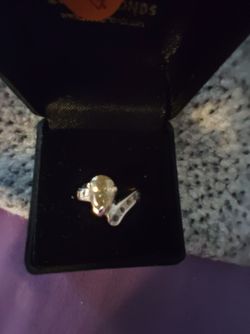 2.5 ct pear diamond ring. Sizeable 7.5