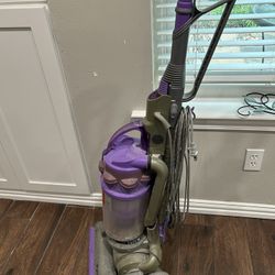 Broken Dyson DC14 Animal Vacuum - See Pics