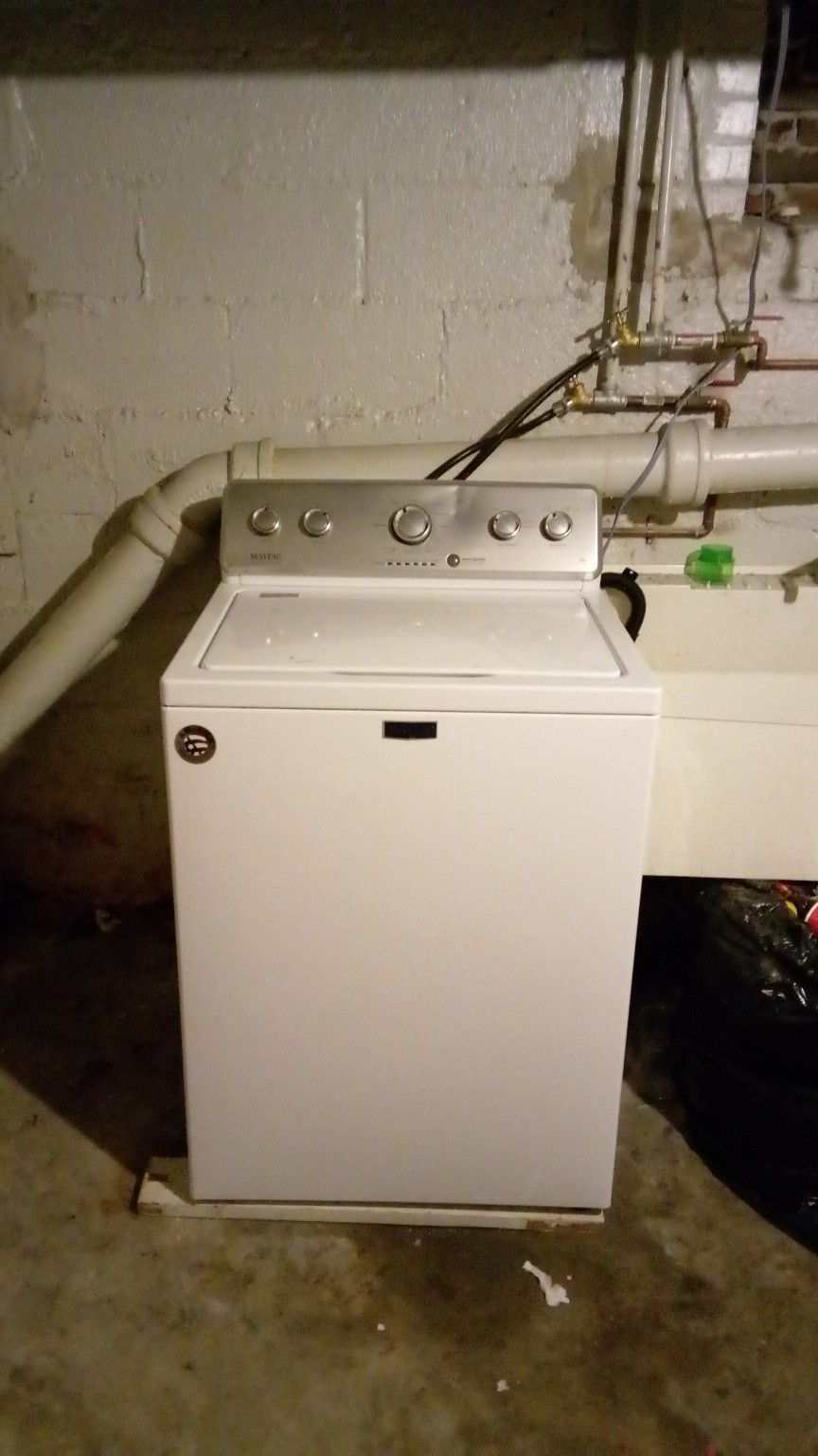 Maytag Washer Only One And A Half Years Old And I'm Selling A Dryer Kenmore 5 Years Old Both In Great shape Final Price $250 For Both Eviction Sale