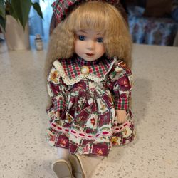 Vintage Soft Expressions Musical Works! Fine Porcelain Doll 12" Tall