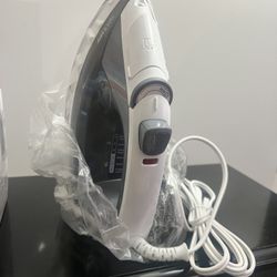 Iron Black and decker brand new