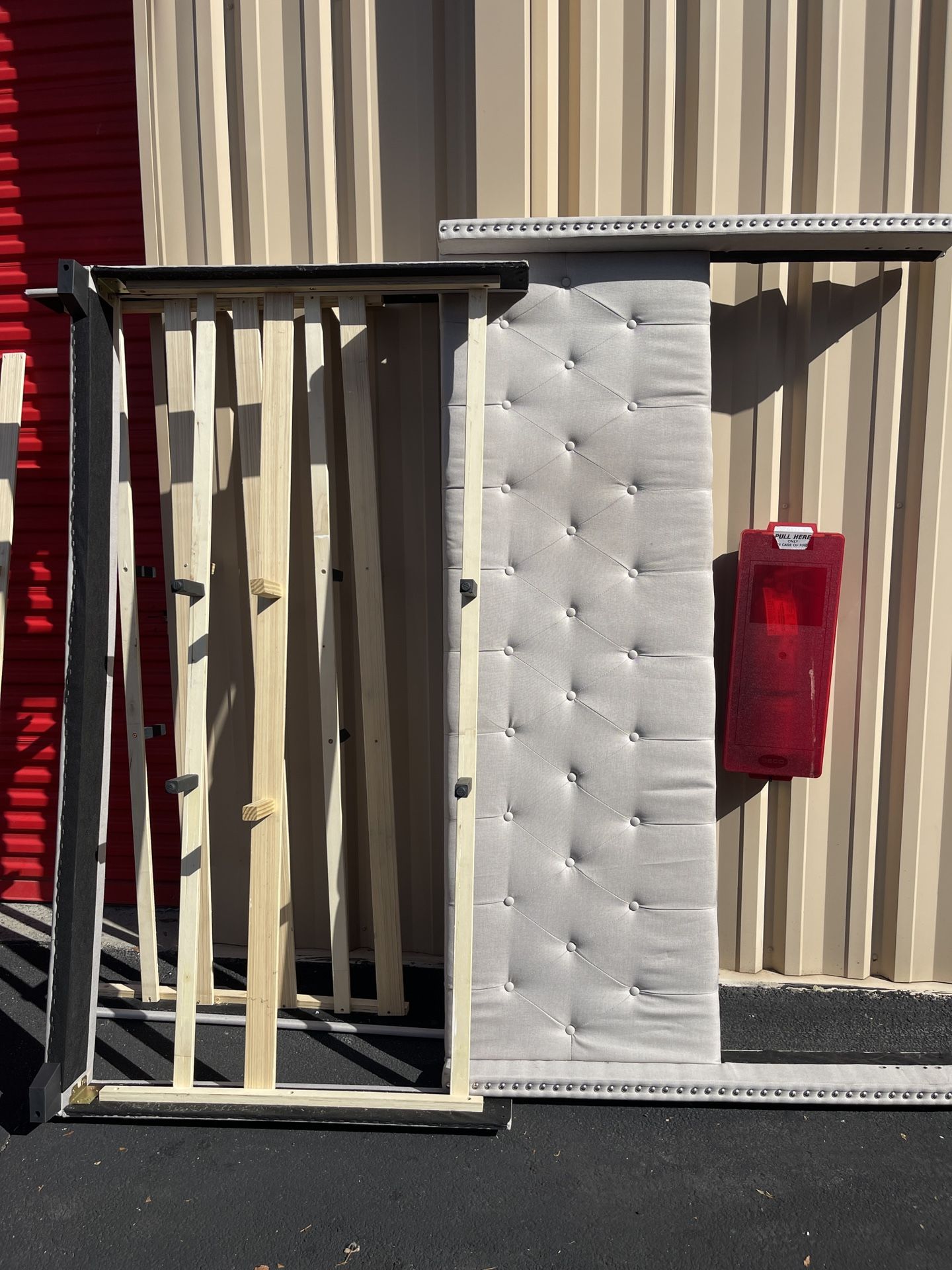 King Gray Tufted Bed frame