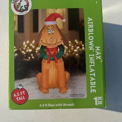 4.5’ Max With Wreath Air Blown Inflatable