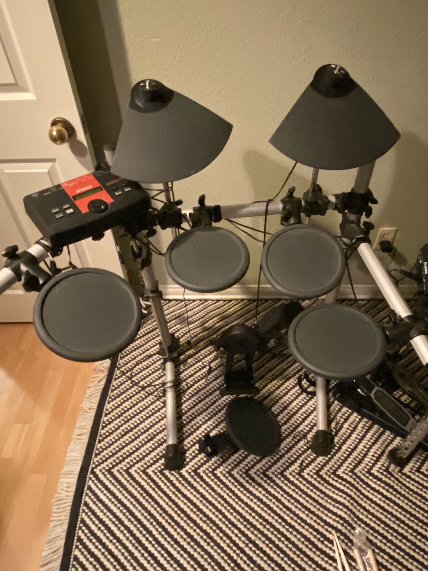 Yamaha DTxplorer electronic drum kit