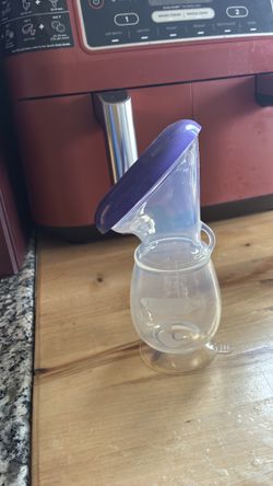 Breastmilk Lansinoh collection cup