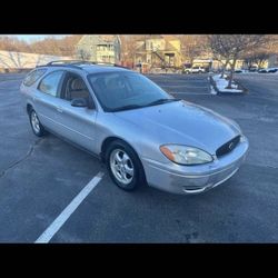 2004 Ford Taurus