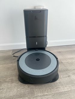 iRobot Roomba Robot i4+ Vacuum with Auto-Empty Base