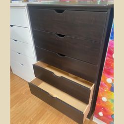 Dresser/ Five drawers dresser