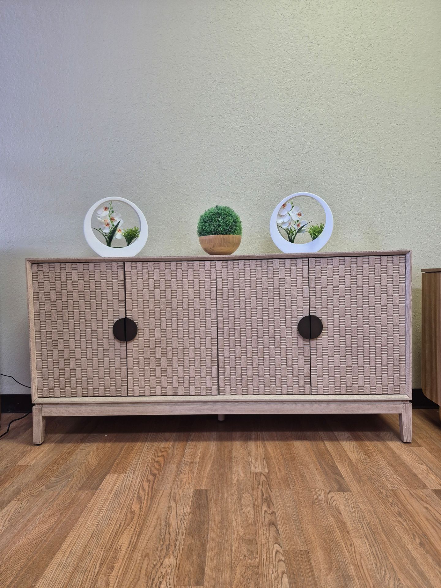 BEAUTIFUL NATURAL WOOD SIDEBOARD OR BUFFET BRAND NEW 63X17X33 REGULABLE SHELVES & METAL HARDWARE